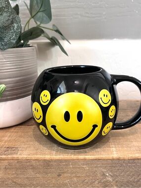 2012 Bubba Gump Shrimp Co. Smiley Face Movie Quote Coffee Mug